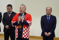 挨拶に立つ後藤青年部会長