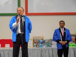 鹿自販中古車部会の岩﨑副部会長が挨拶