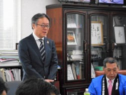 情報交換会でトヨタカローラ鹿児島の中村社長が挨拶