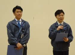 山崎主任と久保課長代理がシステムとイベント説明