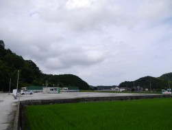 田園風景が広がるのどかなエリアに立地