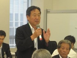 二輪車の災害時対応の有用性を陳述する吉田純一AJ会長