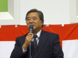挨拶に立つ三浦信也社長