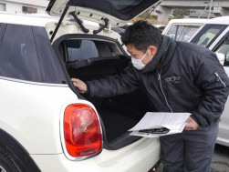 輸入車の仕入れノウハウにも定評（写真はＪＵ長崎ＡＡにて）