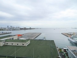 本社ビル９階から神戸港を見渡す眺望（海側）