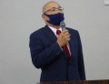セリ前に挨拶を行う浦田会場長