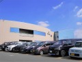 ２０００台を超える出品台数で活気溢れるセリ