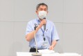 セリ前に挨拶を行う髙山会場長代行