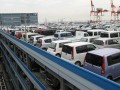 多層式ヤードの各階に多数の出品車（20日撮影）
