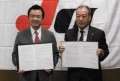日本カーシェアリング協会、吉澤代表理事（左）とＪＵ静岡、小野田会長・理事長（右）
