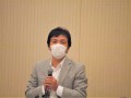 岡小売振興委員長が挨拶