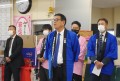 東理事長（写真中央）が感謝の言葉を述べた