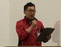 あいさつに立つ木村室長