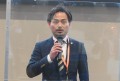 セリ前のセレモニーで挨拶を述べる村井青年部会長