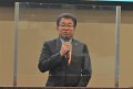 セリ前のセレモニーで挨拶を述べる横山理事長