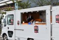 セリ当日はキッチンカーが出店