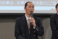 セリ前にあいさつを述べる中川流通委員長