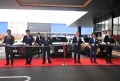 テープカットを行った
