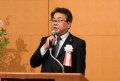 あいさつを述べる横山会長・理…