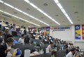 満席となったセリ会場