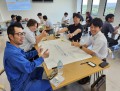 ４人１組のグループでディスカッション