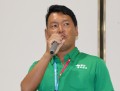 セリ前にあいさつを述べる小野青年部会長