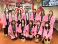 女性スタッフ１１名で結成された「チームなでしこ」※下段中央は白木会場長、上段中央は柘植洋輝取締役