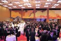 盛大なパーティーを開催