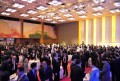盛大なパーティーを開催