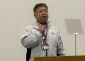 あいさつに立つ滝川会場長
