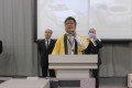 セリ前にあいさつを述べる貫名青年部会長