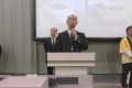 あいさつを述べる中川流通委員長