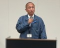 あいさつに立つ竹原会場長代行