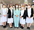 看護士に扮してレディース企画を実施