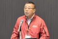 セリ前にあいさつを述べる柘植取締役