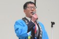 セリ前にあいさつを述べる加藤理事長