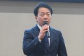 セリ前にあいさつを述べる熊﨑社長