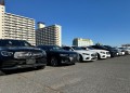 バラエティに富んだ出品車が並ぶ