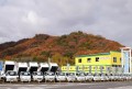 迫力あふれるトラックの展示場