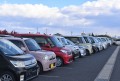 多くの軽自動車が集まる出品ヤード