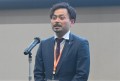 セリ前にあいさつを述べる村井青年部会長
