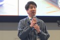 セリ前にあいさつを述べる丸尾会場長代行　　