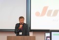 中尾流通委員長が感謝の言葉を述べた