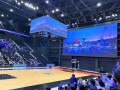 左右２４メートルの国内最大級大型ビジョンを備える