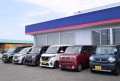 会場玄関前には軽の高年式車