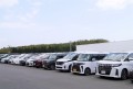 バラエティ豊かな出品車が並ぶ
