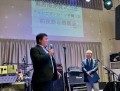 懇親会で挨拶する仲宗…