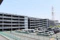 敷地内に３０００台規模の立体駐車場を完備