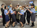 女性スタッフが役にな…