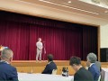 前夜祭懇親会では柳浦公治副理事長があいさつ